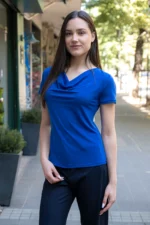 Трикотажна дамска блуза с къс ръкав