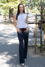 Трикотажна, дамска блуза без ръкави с гръцко деколте - Image 2