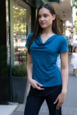 Трикотажна дамска блуза с къс ръкав