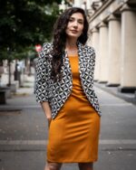 Дамска рокля с къс ръкав и набор на талията - Image 9