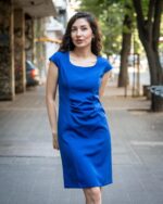 Дамска рокля с къс ръкав и набор на талията