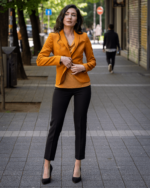 Дамски костюм от дамско сако с едно копче и тесен дамски панталон - Image 2