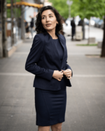 Дамски костюм от женствено късо болеро и вталена женствена рокля - Image 4