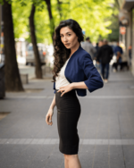 Дамски костюм от късо болеро със 7/8-ми ръкав и класическа права пола - Image 3