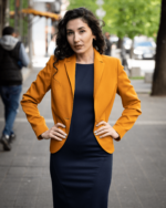 Дамски костюм от Вталено спортно сако и Вталена женствена рокля - Image 3