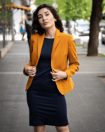 Дамски костюм от Вталено спортно сако и Вталена женствена рокля - Image 5