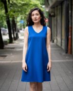 Дамски костюм от сако с остър ревер и рокля с V-образно деколте - Image 3