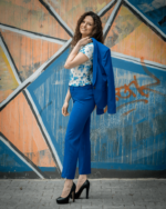 Дамски костюм от тесен дамски панталон и дамско сако с едно копче - Image 6