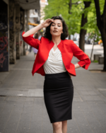 Дамски костюм от Женствено късо болеро и класическа права пола - Image 4