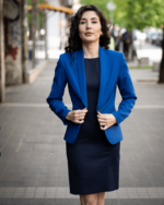 Дамски костюм от сако с едно копче и вталена женствена рокля