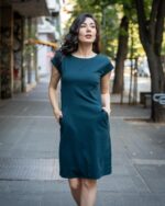 Дамски костюм от женствено късо болеро и рокля с джобове и с трапецовиден силует - Image 3