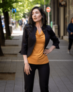 Дамски костюм от женствено късо болеро и тесен дамски панталон - Image 2