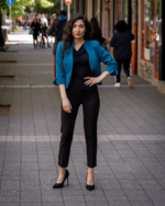 Дамски костюм от женствено късо болеро и тесен дамски панталон - Image 2