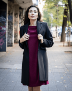 Дамско класическо вталено палто с ревери - Image 2