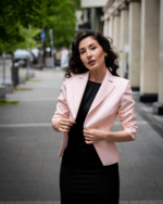 Двуредно дамско сако с 3/4 ръкав с цепка - Image 3