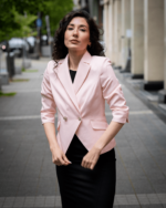 Двуредно дамско сако с 3/4 ръкав с цепка - Image 4