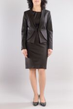 Костюм от вталено сако и женствена рокля
