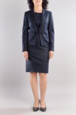 Костюм от вталено сако и женствена рокля