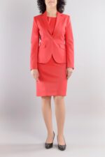 Костюм от вталено сако и женствена рокля - Image 2