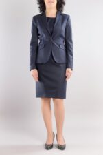 Костюм от вталено сако и женствена рокля