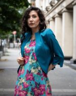 Комбинация от късо болеро със 7/8-ми ръкав и свободна рокля с презрамки и клоширан силует