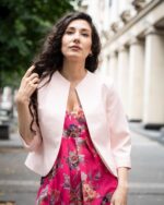 Комбинация от късо болеро без ревери и дамска рокля от шифон