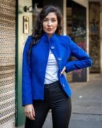 Комбинация от късо палто с декоративен колан на гърба и тесен дамски панталон - Image 2