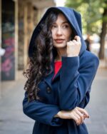 Комбинация от вталено дамско палто с качулка и подвижен колан и рокля с джобове и трапецовиден силует - Image 5