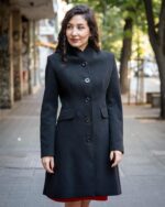 Комбинация от вталено дамско палто с джоб с капаче  и рокля с джобове и трапецовиден силует - Image 4