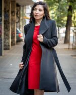 Комбинация от вталено дамско палто с шал яка и колан  и рокля с джобове и трапецовиден силует