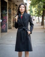 Комбинация от вталено дамско палто с шал яка и колан  и рокля с джобове и трапецовиден силует - Image 3