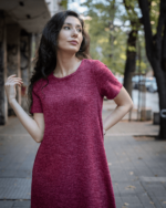 Разкроена дамска рокля с къв ръкав