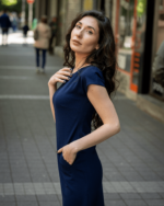 Рокля с джобове и трапецовиден силует от трико с щампа - Image 2