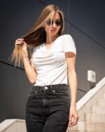 Трикотажна блуза с гръцко деколте - Image 5