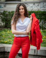 Трикотажна блуза с гръцко деколте