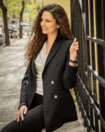 Трикотажна блуза с гръцко деколте - Image 8