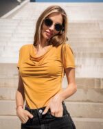 Трикотажна дамска блуза с къс ръкав и „гръцко” деколте - Image 4