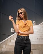 Трикотажна дамска блуза с къс ръкав и „гръцко” деколте - Image 6