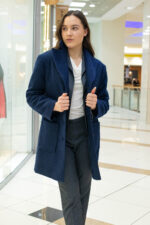 Дамско палто от букле с два външни джоба