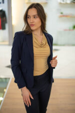 Трикотажна дамска блуза с къс ръкав и „гръцко” деколте - Image 3