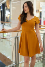 Дамска рокля с лодка деколте и А-образен силует