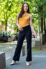 Трикотажна, дамска блуза без ръкави с гръцко деколте - Image 2