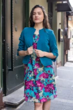 Свободна романтична рокля с презрамки и клоширан силует - Image 9