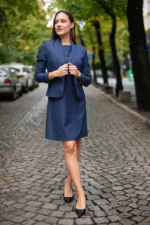 Късо, вталено дамско сако с шал яка - Image 8