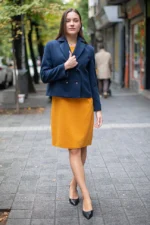 Късо дамско палто с двуредно закопчаване - Image 2