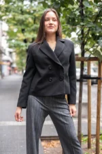 Късо дамско палто с двуредно закопчаване - Image 4