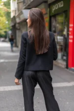 Късо дамско палто с двуредно закопчаване - Image 8