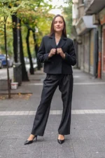 Късо дамско палто с двуредно закопчаване - Image 9