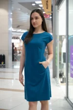 Дамска рокля с трапецовиден силует и джобове