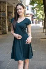 Дамска рокля с лодка деколте и А-образен силует